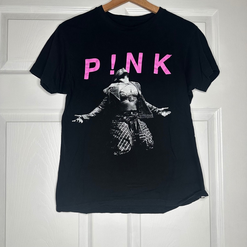 P!nk tour tee shirt size small